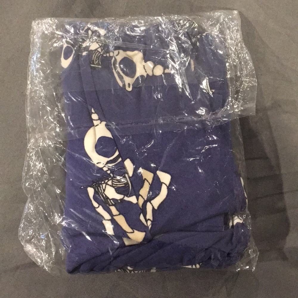 UNICORN! New in Package unicorn skeleton - size OS